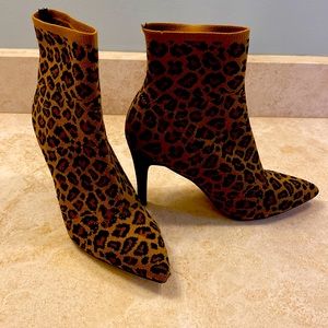 NWOT Mia leopard print boots